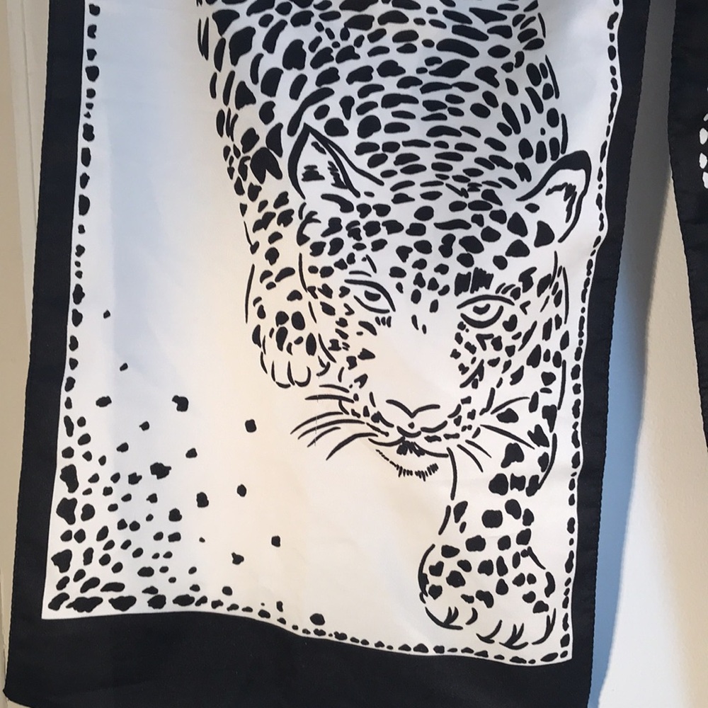 RARE Patricia, Paris Striking Leopard Scarf. 52” long,12” wide. Great condition.